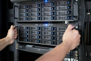 Hệ Thống Server Doanh Nghiệp Gồm Những Gì?